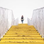 Warum uns alte Muster einholen, wenn wir uns verändern wollen – und warum das kein Rückschritt ist